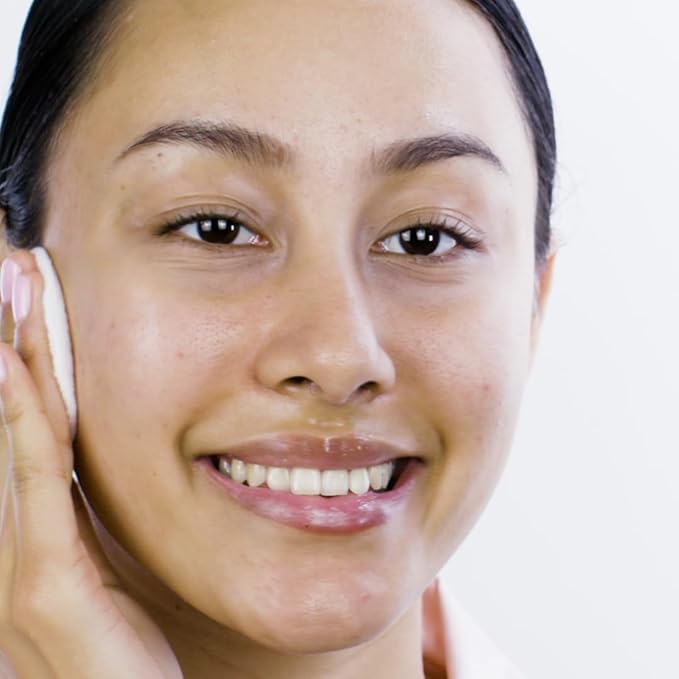 Hello Kitty Glow Tonic, 5% Glycolic Acid Exfoliating Toner, 100 ml