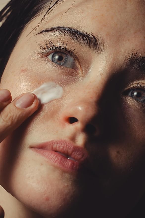 Ageless Day Cream: Anti Aging Face Cream, Hyaluronic Acid, Bakuchiol Retinol Alternative, Matrixyl 3000, Inst'tight C, Squalane, Hyaluronic Acid. NATURAL and ORGANIC.