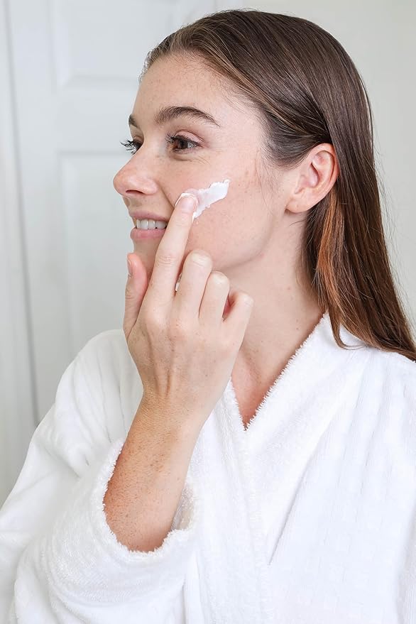 Ultimate Smoothing Facial Cream – Hydrating Anti-Aging Moisturizer with Aloe Vera, Coconut Oil, Cucumber Extracts, Glycolic & Lactic Acid & Vitamin E – Nourishing & Exfoliating Face Cream