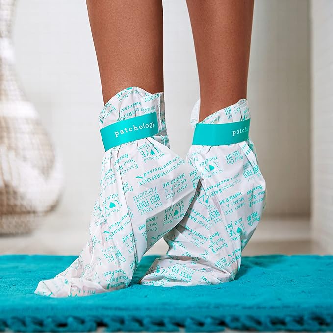 Patchology PoshPeel Pedi Cure - Foot Peel Mask Soak Treatment, Feet Peeling Mask, Pedicure Booties with Deep Exfoliation for Baby-soft Skin, Pedicure Supplies for Foot Care, 1 Pair