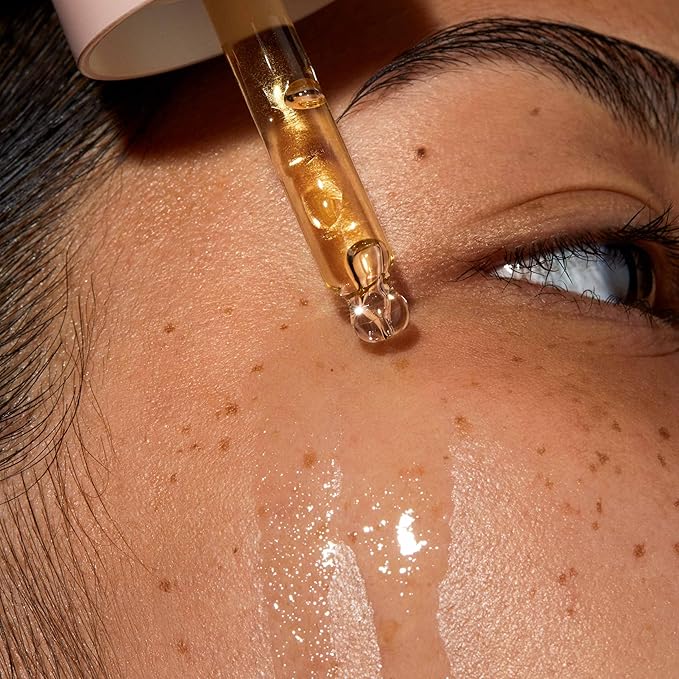 Omorovicza Queen Oil (1.0 oz), Rich Facial Oil with Omega 3 & 6, Vitamin-Rich Botanicals, Skin Oil to Nourish, Boost Collagen & Strengthen Skin Barrier